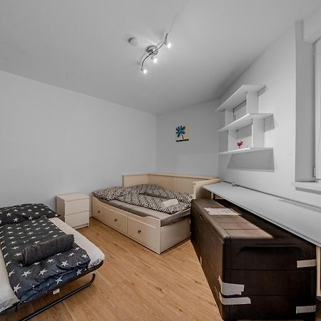 Huge Apartment Next To Train Station Close To The City Center Bratislava Ngoại thất bức ảnh