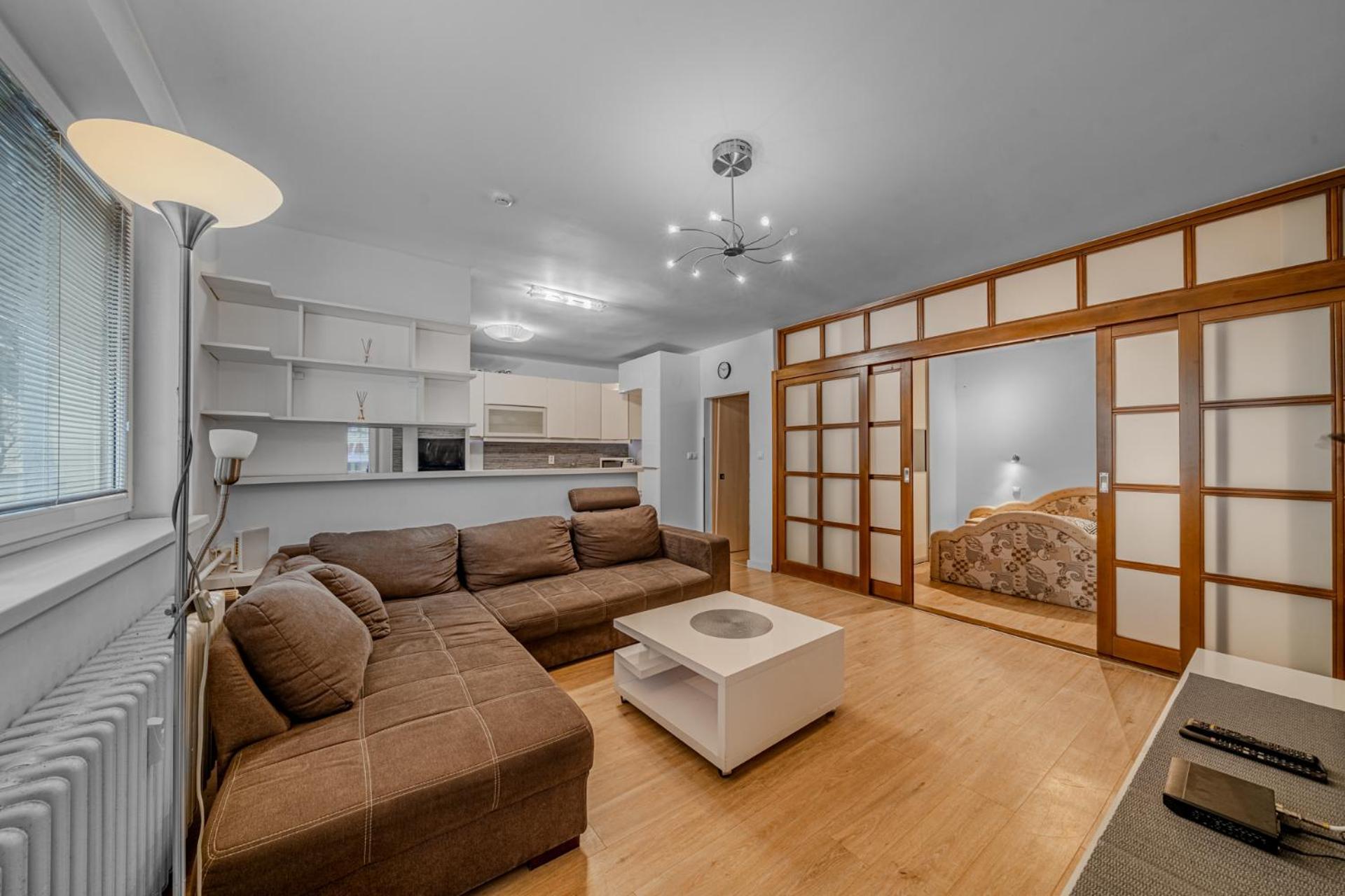 Huge Apartment Next To Train Station Close To The City Center Bratislava Ngoại thất bức ảnh